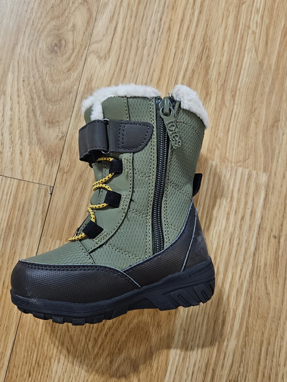 Totes Olive Green Kids Zip-Up Winter Boots with Faux Fur Collar Size 6T